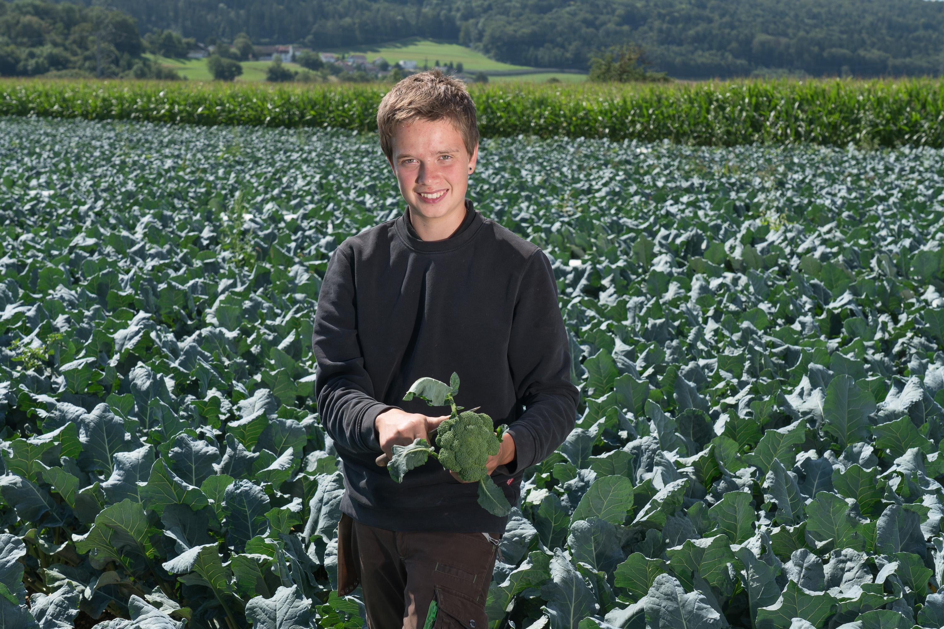 thumb Landwirtin auf Traktor