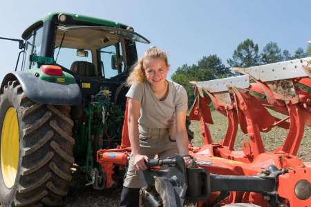 thumb Landwirtin auf Acker